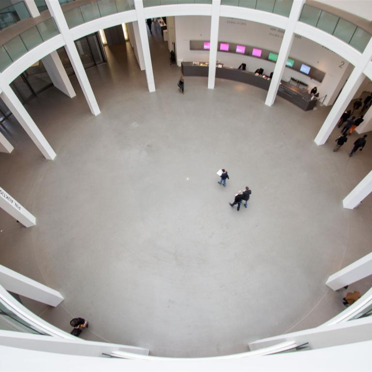 Pinakothek der Moderne 2 von Silke Halbmann